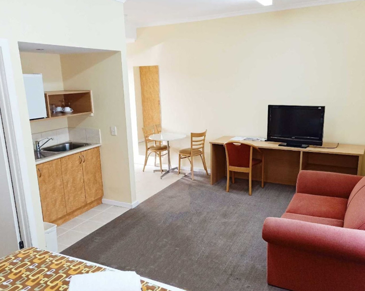 Glen Inn Family Room